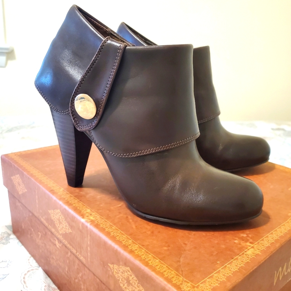 NIB Matisse brand ankle booties